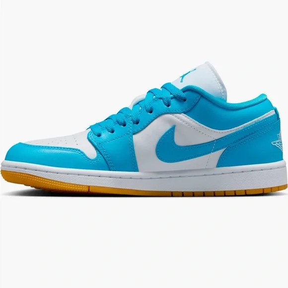 Air Jordan 1 Low Sneaker - Picture 5 of 8